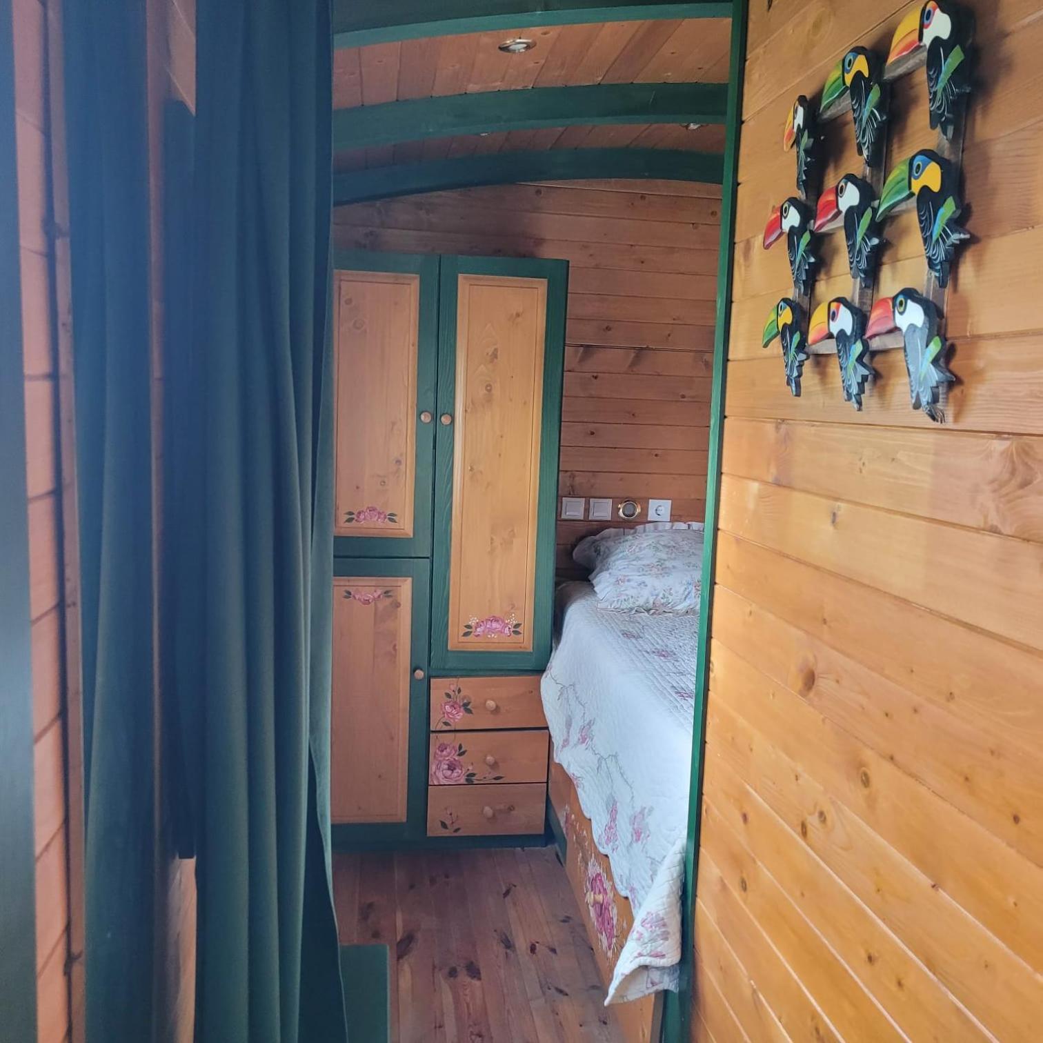 Roulotte Maisonthiers Blanot  Экстерьер фото